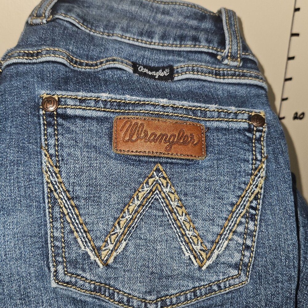 Wrangler Western Flare Leg Blue Denim Size 3 XTall (29 inch waist) Embroidered